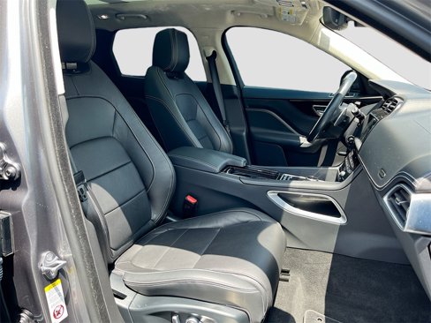 Used 2019 Jaguar F-PACE R-Sport image 29
