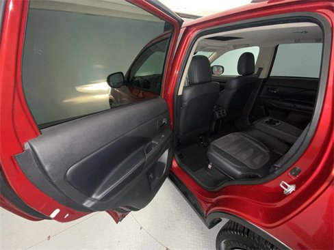 Used 2020 Mitsubishi Outlander SE image 22