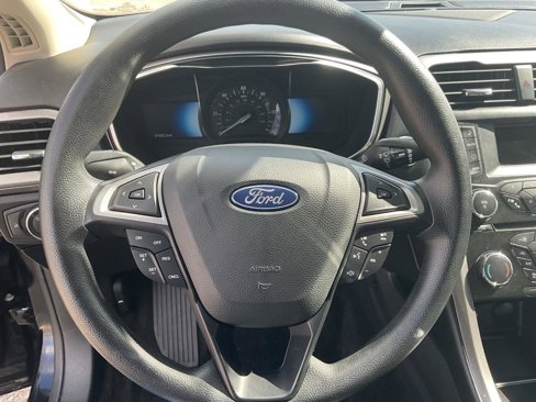 Used 2018 Ford Fusion S image 12
