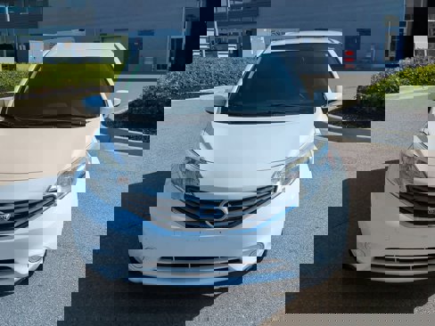 Used 2015 Nissan Versa Note SV image 3