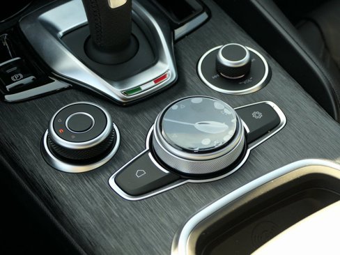 New 2024 Alfa Romeo Giulia Sprint image 21