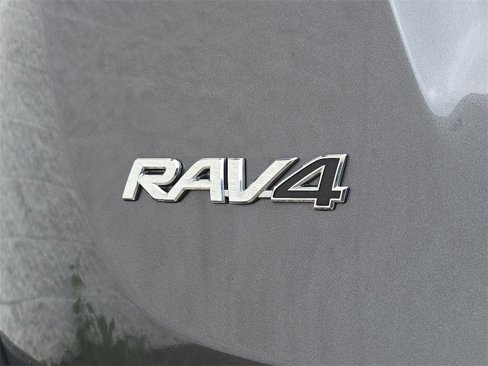 Used 2015 Toyota RAV4 LE image 33