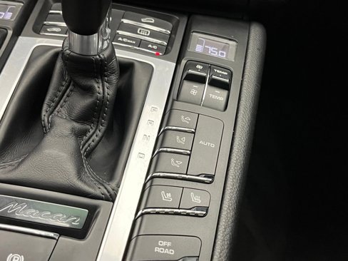 Used 2018 Porsche Macan S image 17