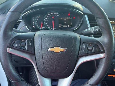 Used 2018 Chevrolet Trax LT w/ LT Convenience Package image 8