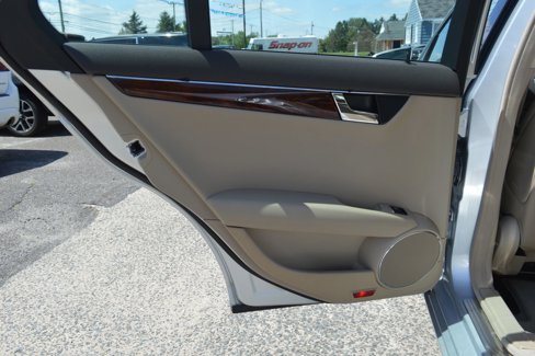 Used 2011 Mercedes-Benz C 300 4MATIC Sedan image 27