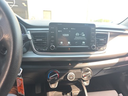 Used 2020 Kia Rio S image 3