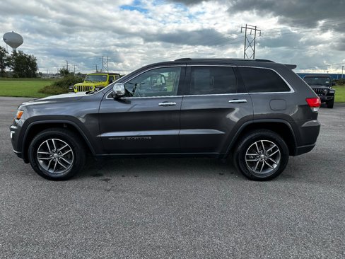 Used 2017 Jeep Grand Cherokee Limited image 4