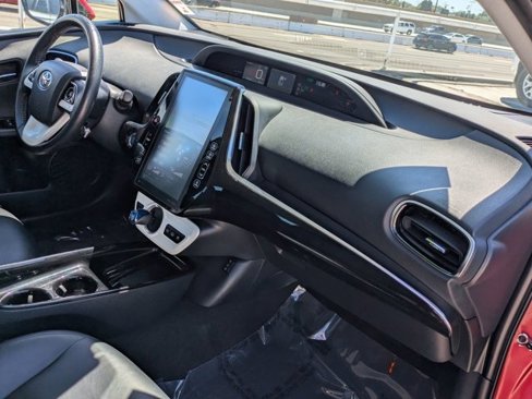 Used 2017 Toyota Prius Prime Premium image 6