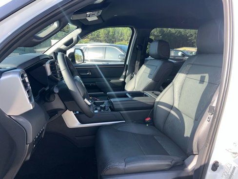 Used 2025 Toyota Tundra Limited image 18