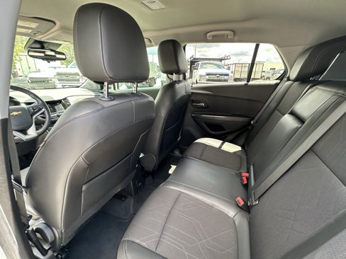 Used 2022 Chevrolet Trax LT w/ Sport Edition image 32