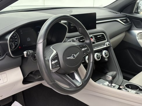 Used 2023 Genesis G70 2.0T image 13