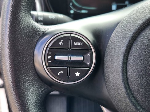 Used 2023 Kia Soul LX image 12