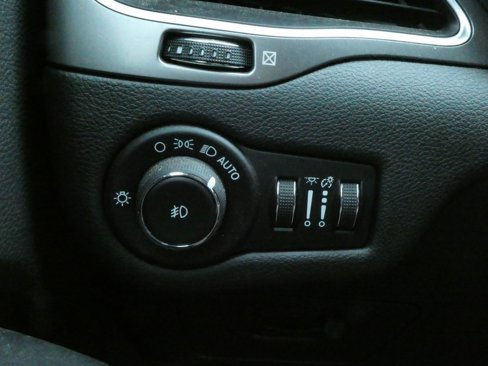 Used 2019 Jeep Cherokee Latitude Plus image 13