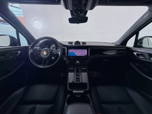 Certified 2022 Porsche Macan S image 27