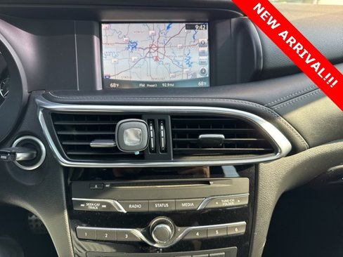 Used 2018 INFINITI QX30 Sport image 9