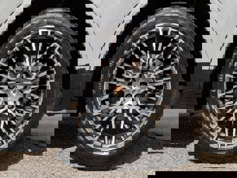 Certified 2022 Porsche Cayenne Platinum Edition image 22