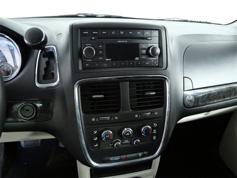 Used 2012 Dodge Grand Caravan SE image 18