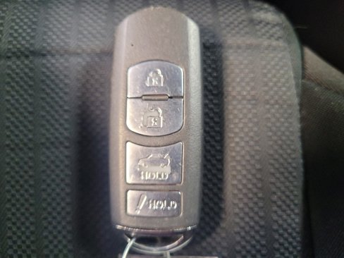Used 2015 MAZDA MAZDA3 i Sport image 32
