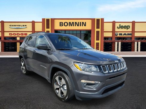 Used 2017 Jeep Compass Latitude w/ Popular Equipment Group image 2