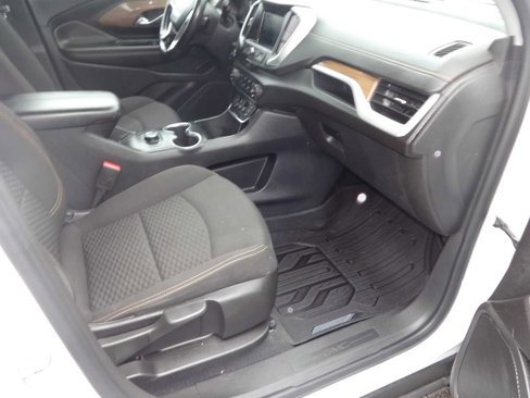 Used 2020 GMC Terrain SLE w/ LPO, Floor Liner Package image 10