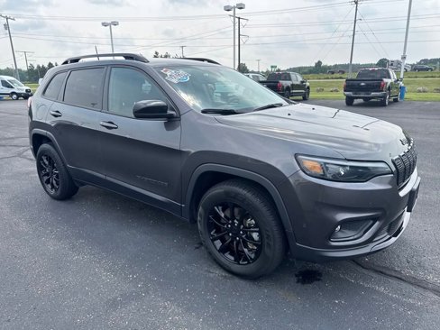 Used 2023 Jeep Cherokee Altitude Lux image 7