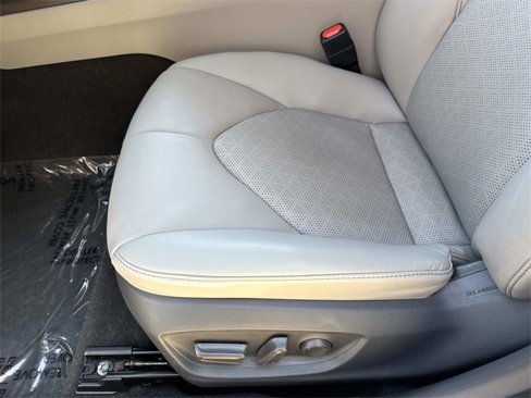 Used 2021 Toyota Camry XSE w/ Cold Weather Package image 20