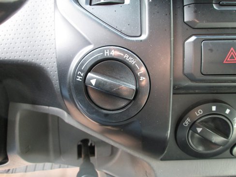 Used 2012 Toyota Tacoma 4x4 Regular Cab image 6
