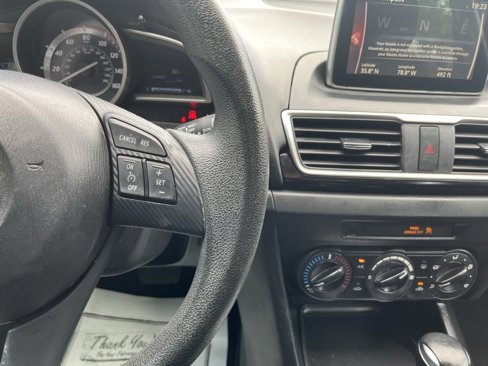Used 2015 MAZDA MAZDA3 i Sport image 27