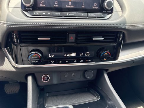 Used 2021 Nissan Rogue SV image 18