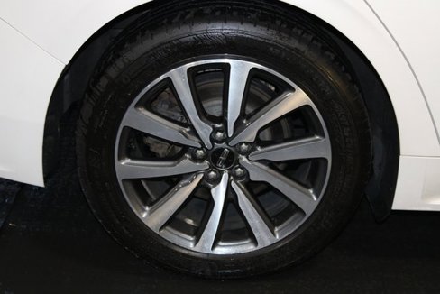 Used 2018 Lincoln Continental Premiere image 27