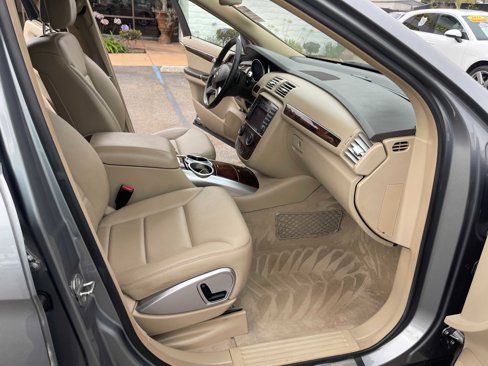 Used 2011 Mercedes-Benz R 350 4MATIC image 17