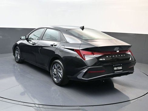 Certified 2024 Hyundai Elantra SEL image 6