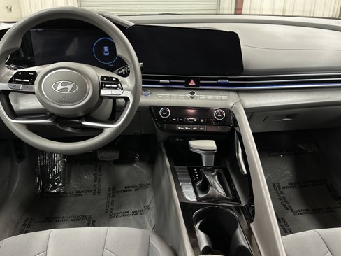 Used 2024 Hyundai Elantra Blue image 20