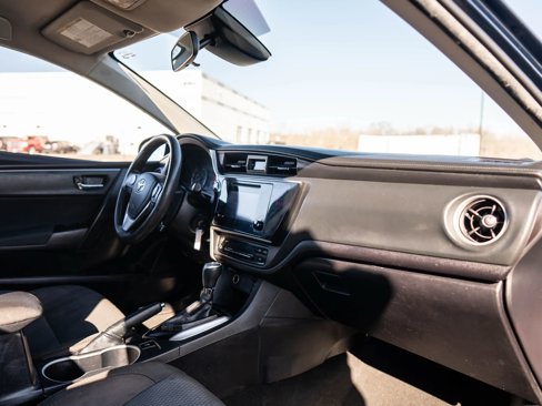 Used 2018 Toyota Corolla LE image 13