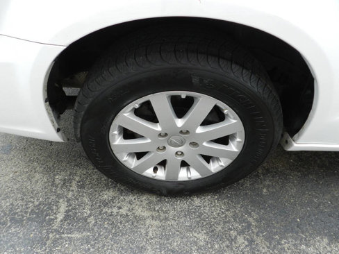 Used 2014 Chrysler Town & Country Touring image 23