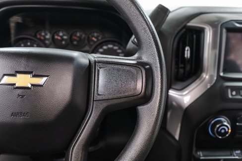 Used 2020 Chevrolet Silverado 1500 Custom w/ Custom Value Package image 12
