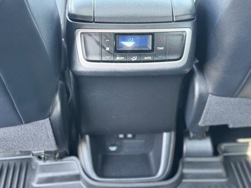 Used 2018 Toyota Highlander Limited image 25