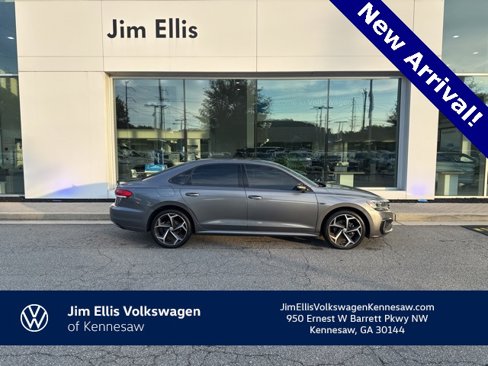 Used 2021 Volkswagen Passat 2.0T R-Line image 1