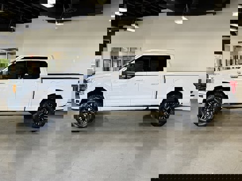 Used 2020 Ford F150 XLT image 4