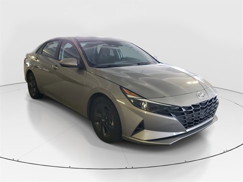 Certified 2023 Hyundai Elantra SEL w/ Preferred Accessory Package image 2