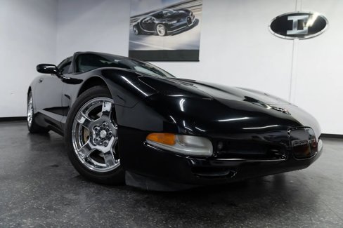 Used 1999 Chevrolet Corvette Coupe w/ Roof Pkg image 9