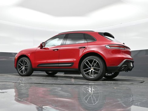 Used 2025 Porsche Macan image 35