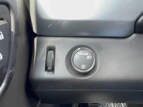 Used 2018 Chevrolet Suburban LT image 30