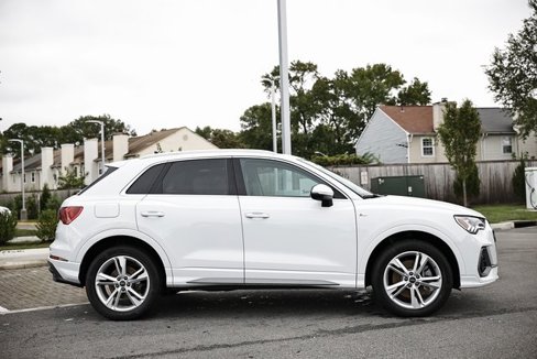 Used 2024 Audi Q3 2.0T Premium Plus image 3
