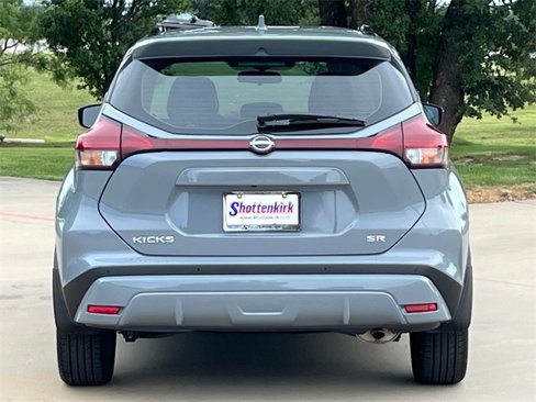 Used 2023 Nissan Kicks SR w/ SR Premium Package image 6