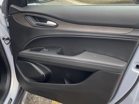 Used 2023 Alfa Romeo Stelvio Ti image 36