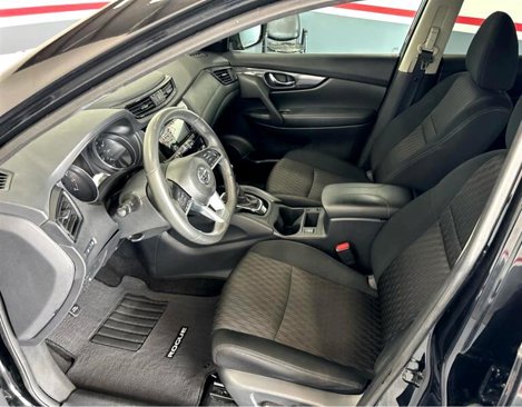 Used 2017 Nissan Rogue SV image 16