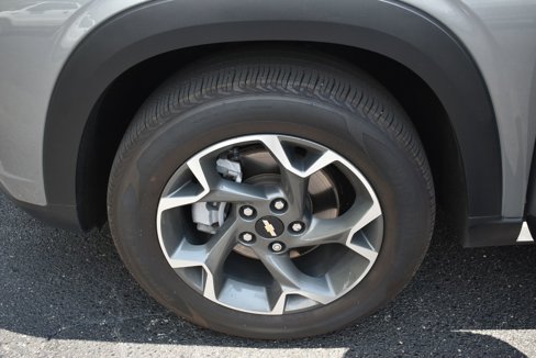 Used 2024 Chevrolet Trax LT w/ Driver Confidence Package image 11