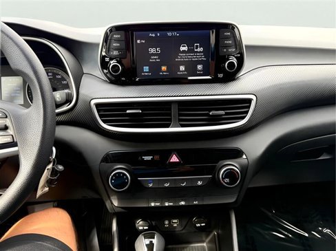 Used 2019 Hyundai Tucson SE image 18