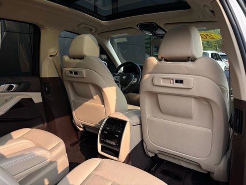 Used 2019 BMW X7 xDrive40i w/ Cold Weather Package image 36